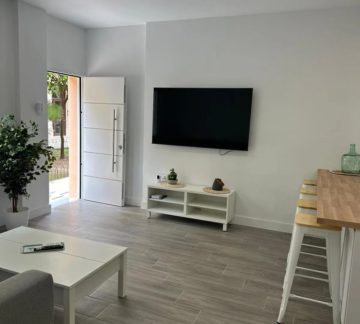 Apartamento En Sanlucar De Barrameda Mi Bodega 1999 B 0*,  Spain